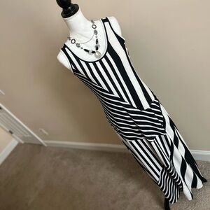Nine West Black and White Geometric Maxi Dress